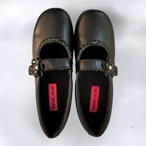 Like new condition little girls black Mary Jane’s